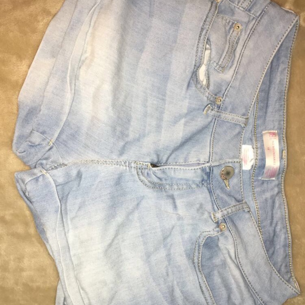 JEAN SHORTS LIGHT WASH